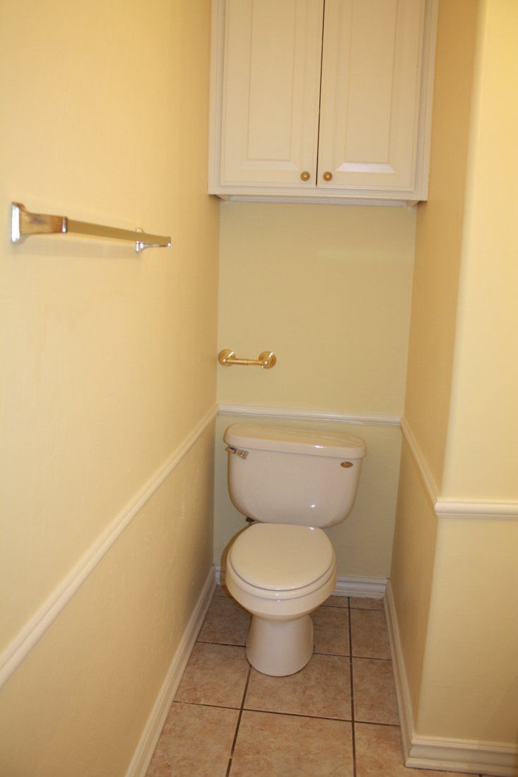 Asbury Place Condominium Bathroom | Desert Crest LLC