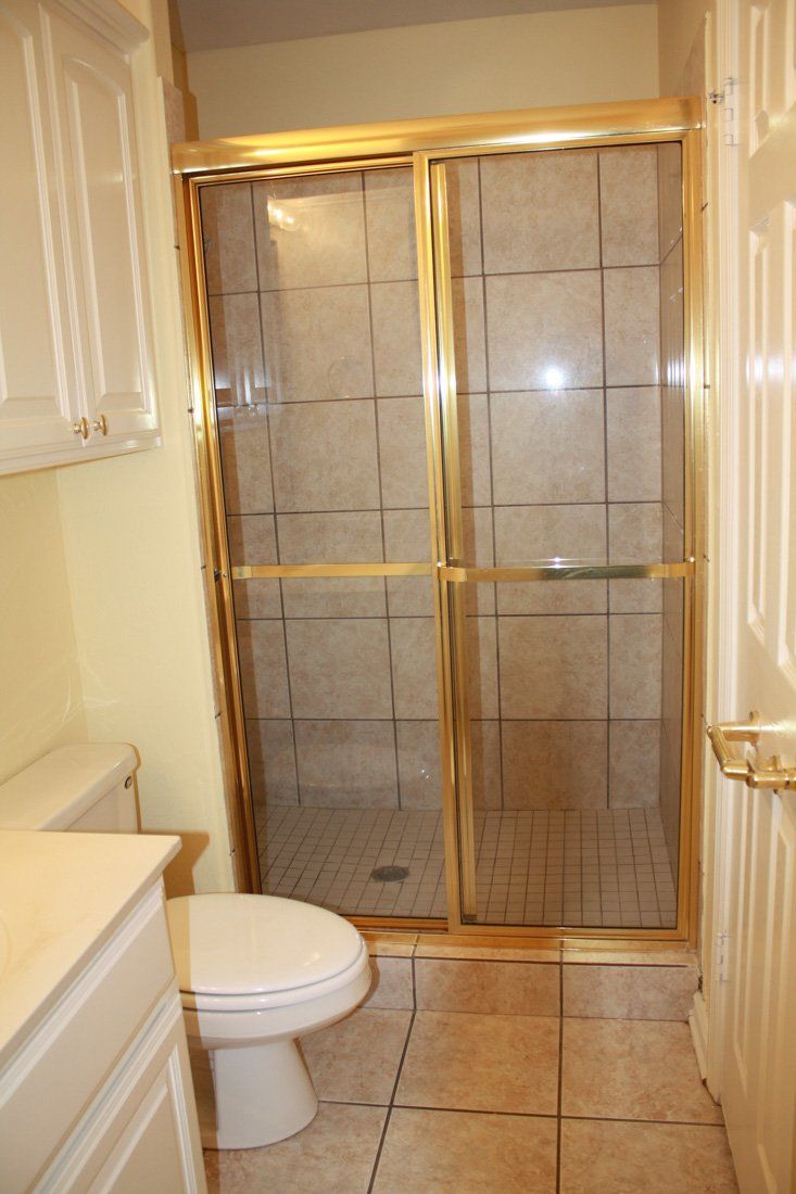 Asbury Place Condominium Bathroom | Desert Crest LLC
