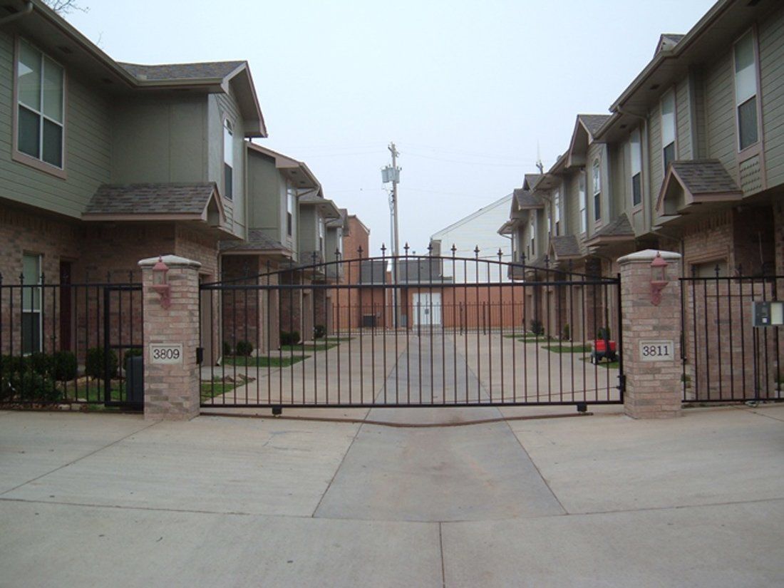 Asbury Place Condominium Entrance Gate | Desert Crest LLC