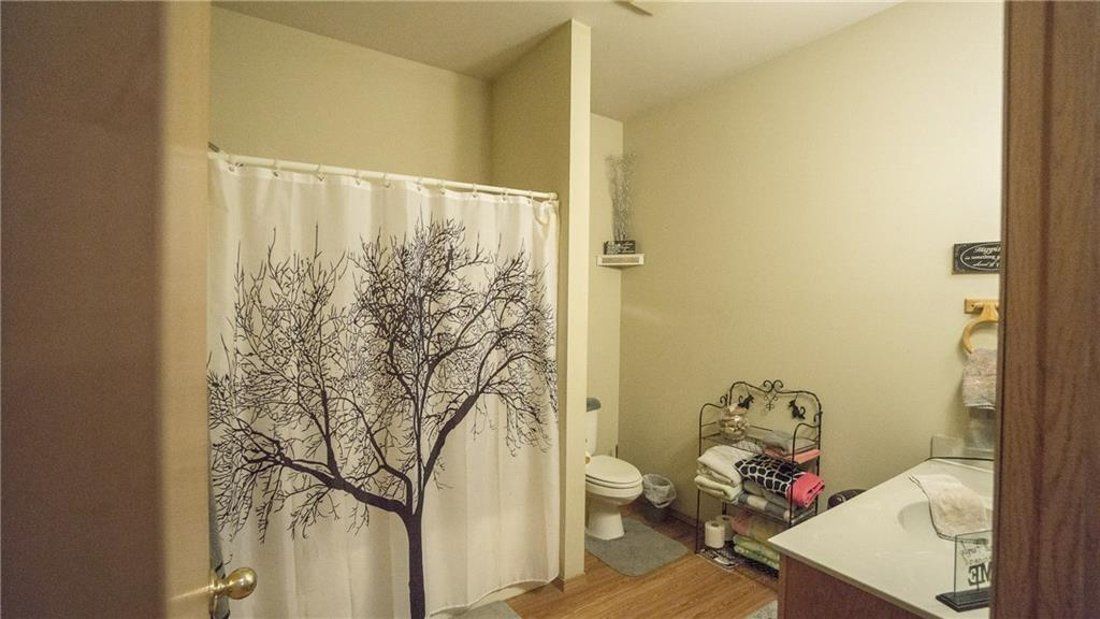 Coventry Meadows Bathroom | Desert Crest LLC