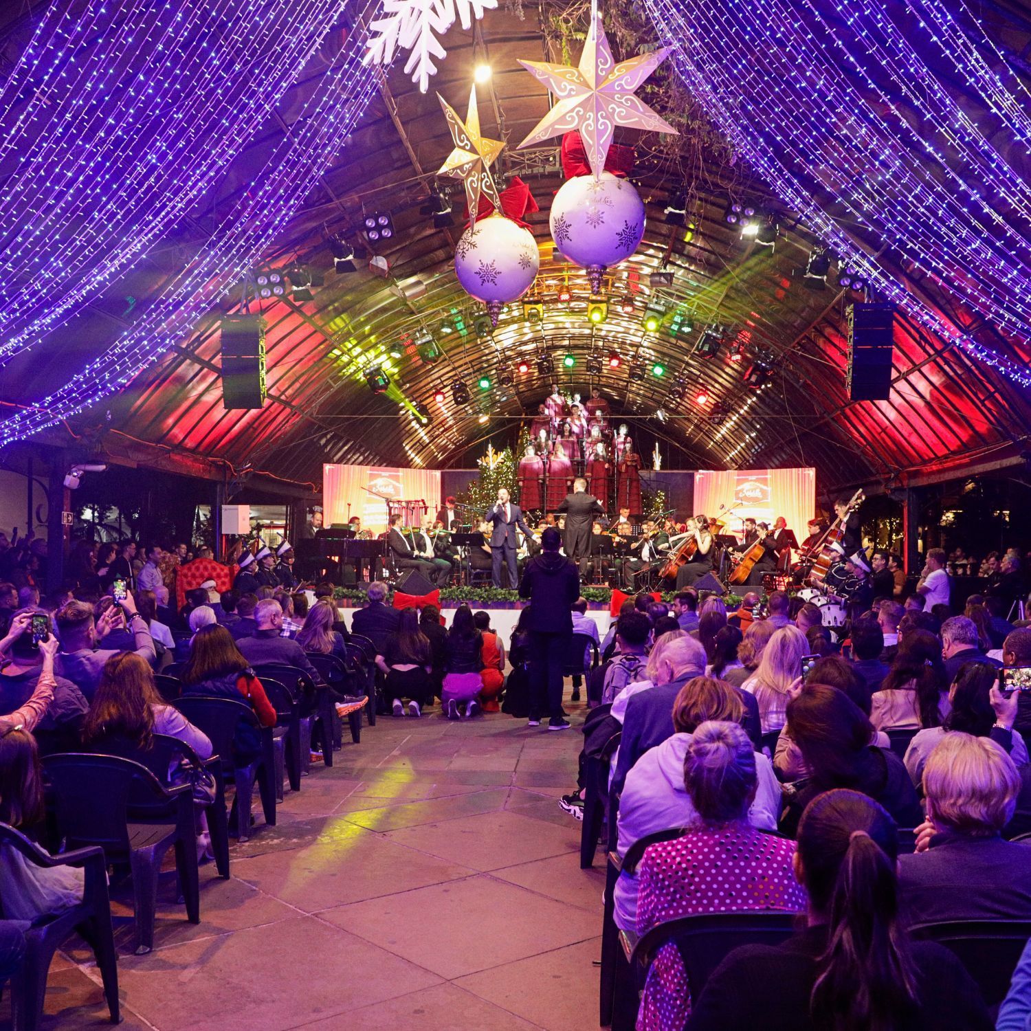 Grande público na Rua Coberta durante o Natal Luz Gramado Foto Cleiton Thiele