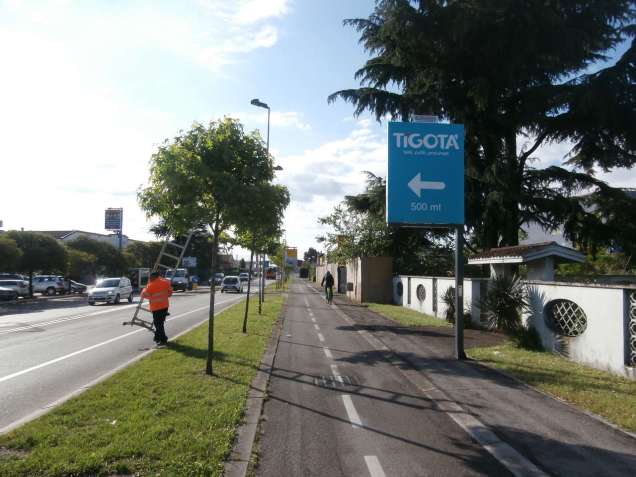 pubblicità marciapiede