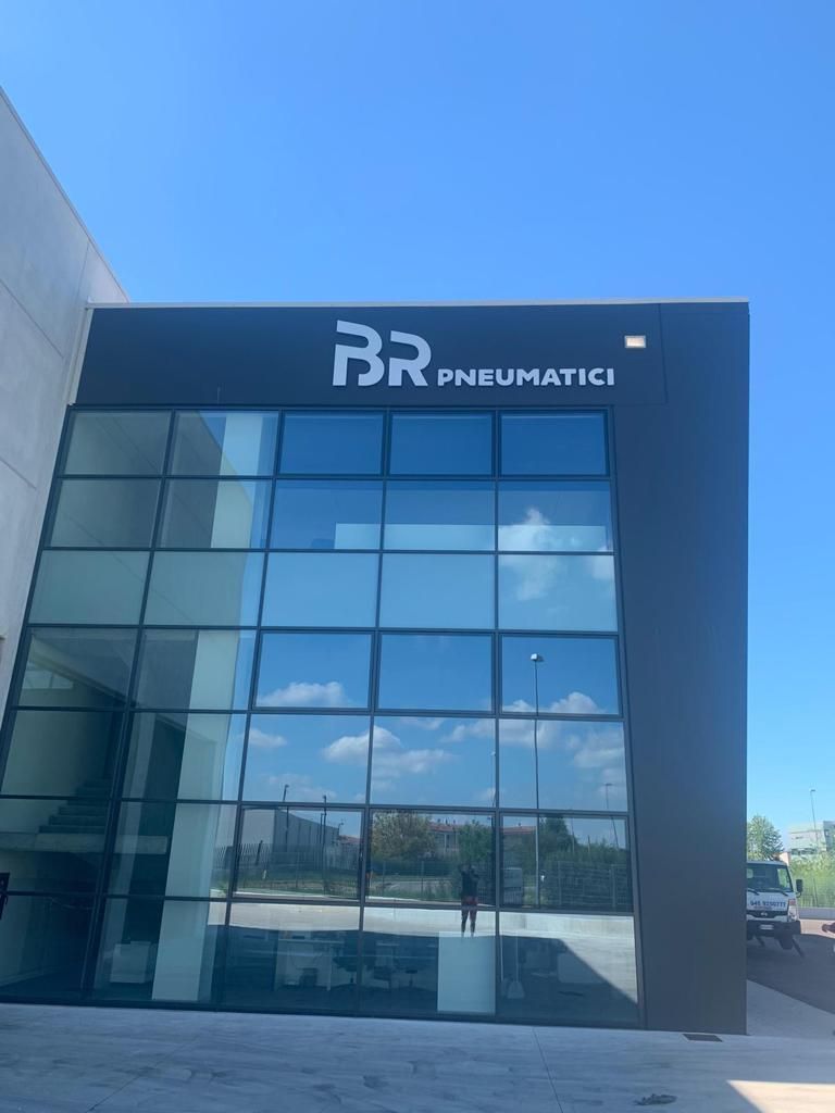 lettere intagliate in alluminio