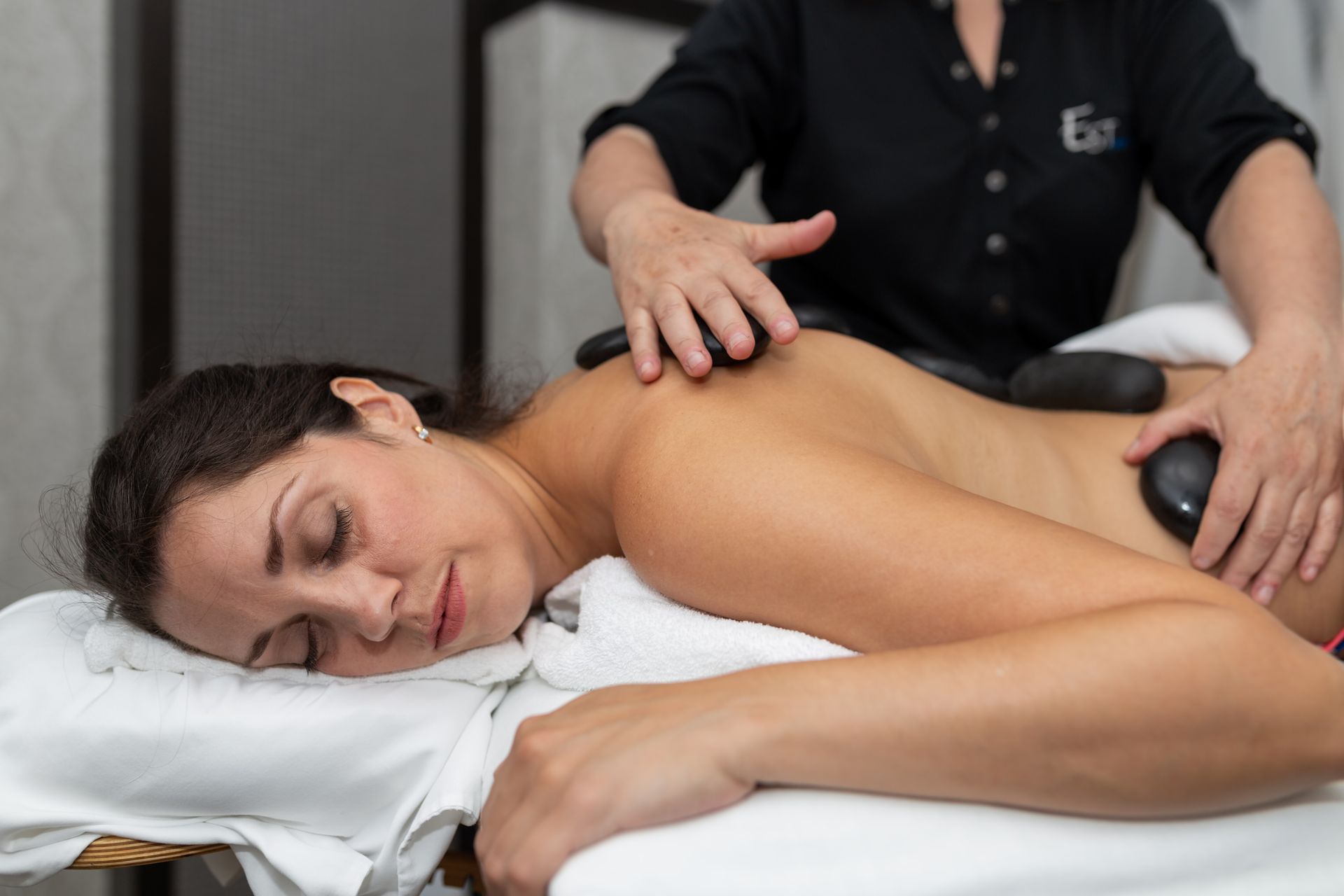 Massage pierres chaudes