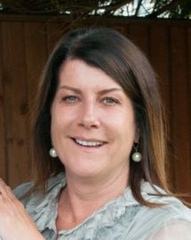 portrait photo of Debbie Clark
