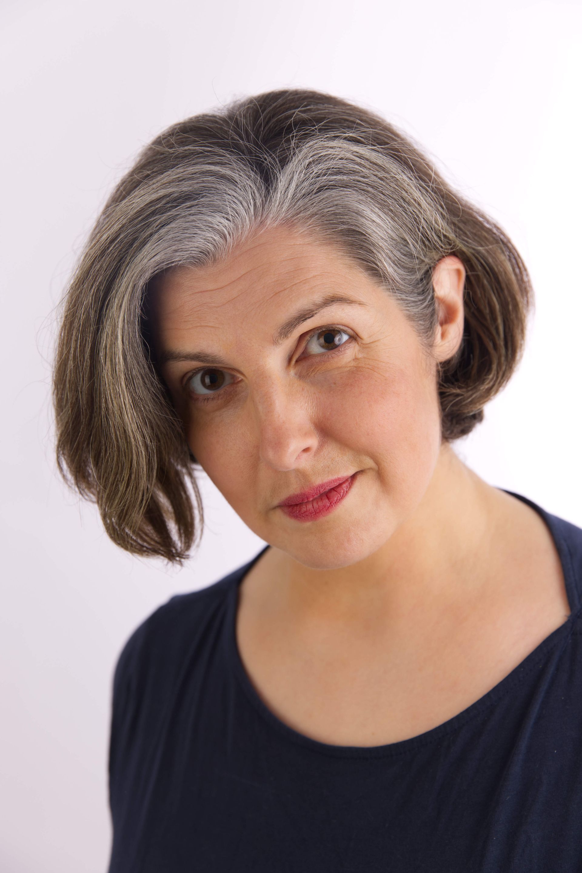 erika-sanderson-voice-actor-acting-headshot-theatre-film-voice-over