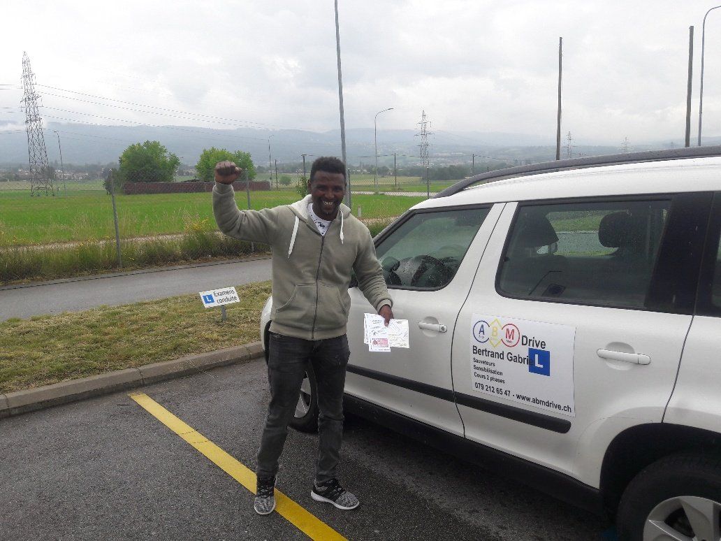 élève abm drive ayant son permis dans la poche