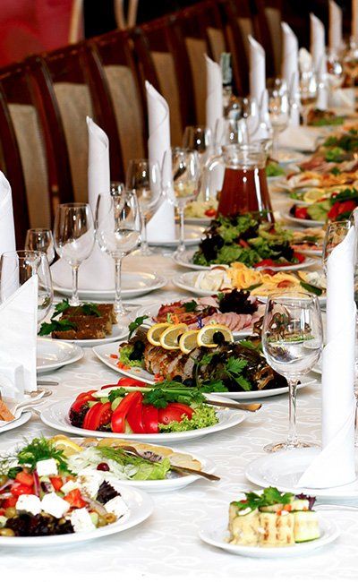 Best — Catering Dishes on Table in Mount Prospect, IL