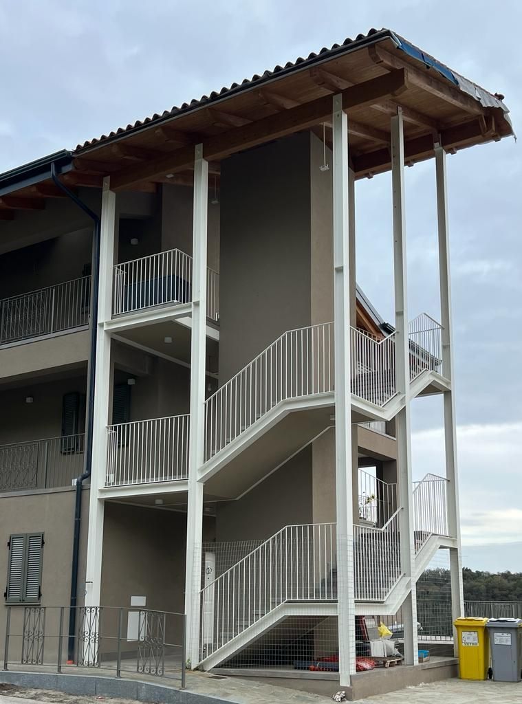 scala con gradini in legno 2