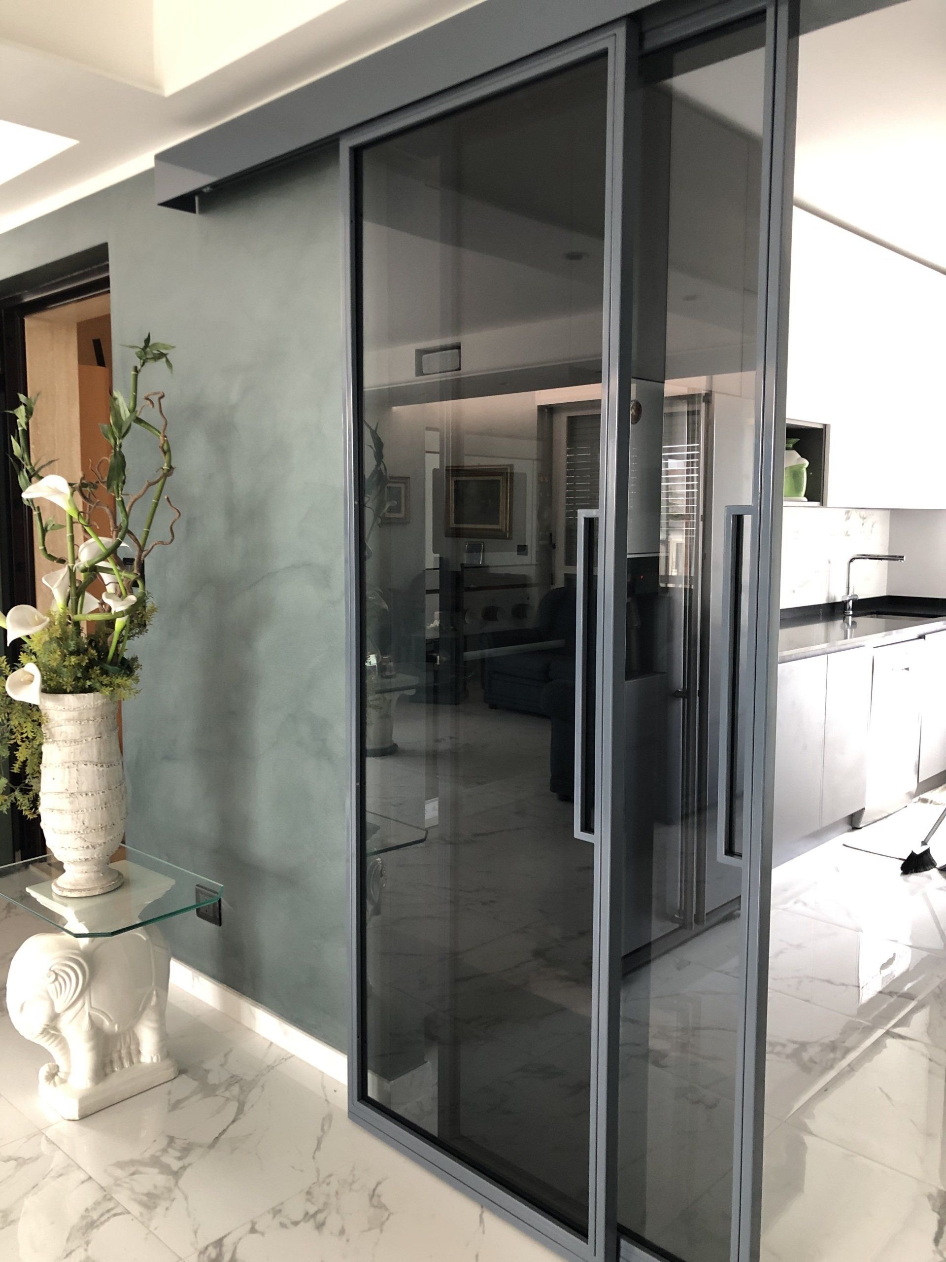 porta scorrevole aperta