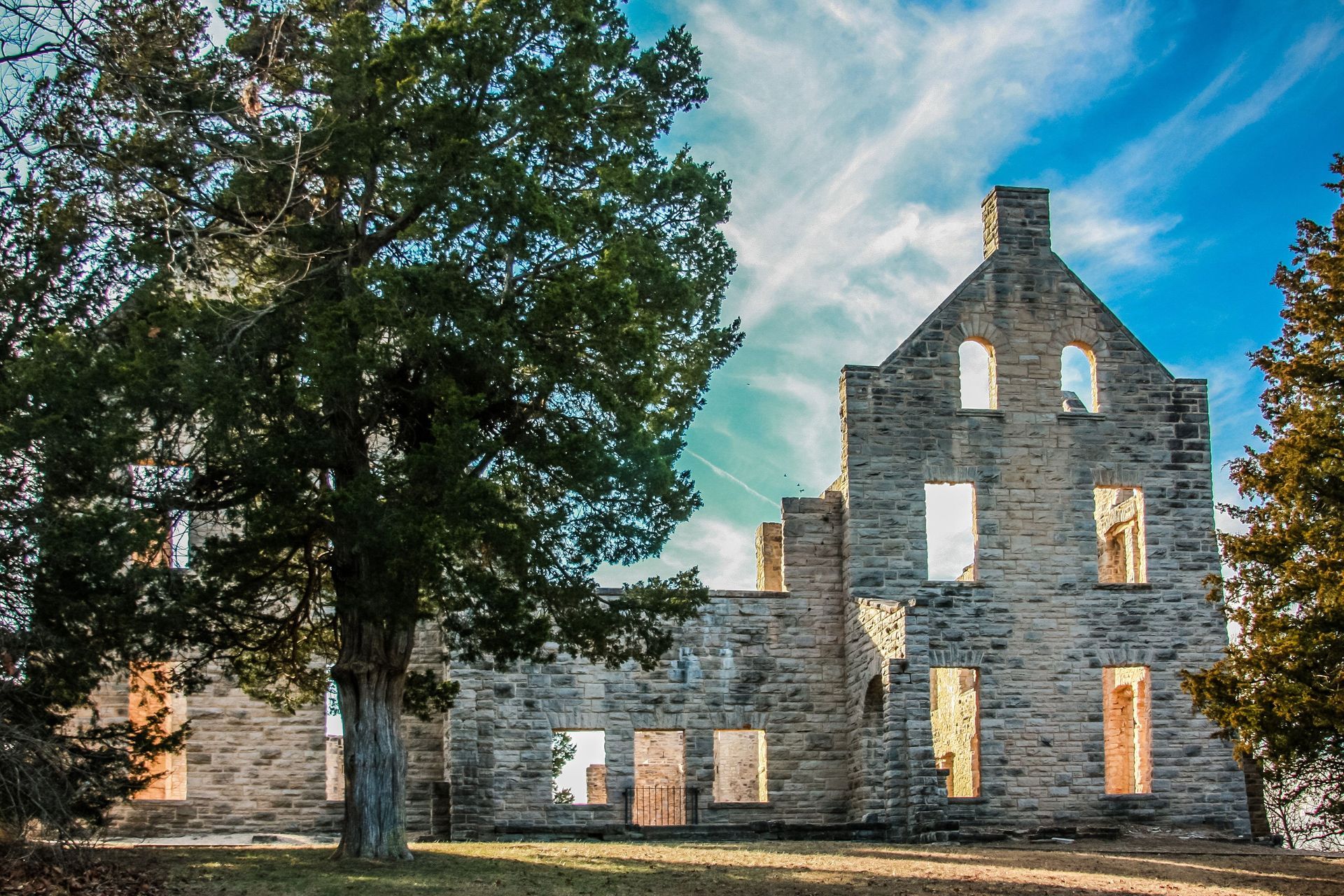 ha ha tonka castle ruins in camdenton
