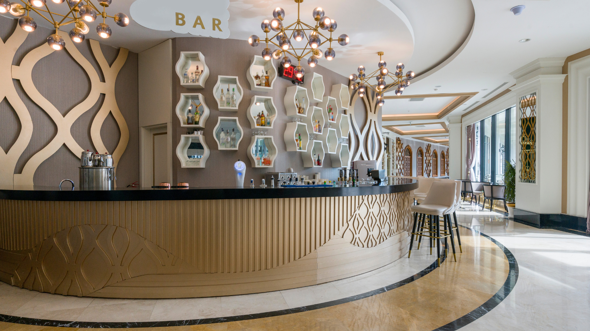 Statement glass commercial fit outs in hospitality