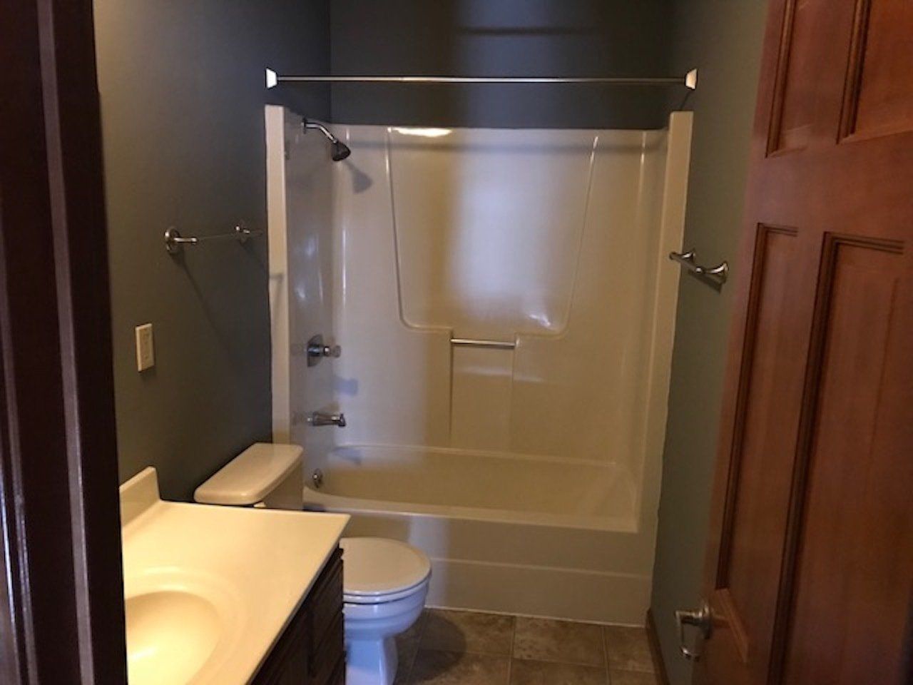Cedar Pointe Bathroom