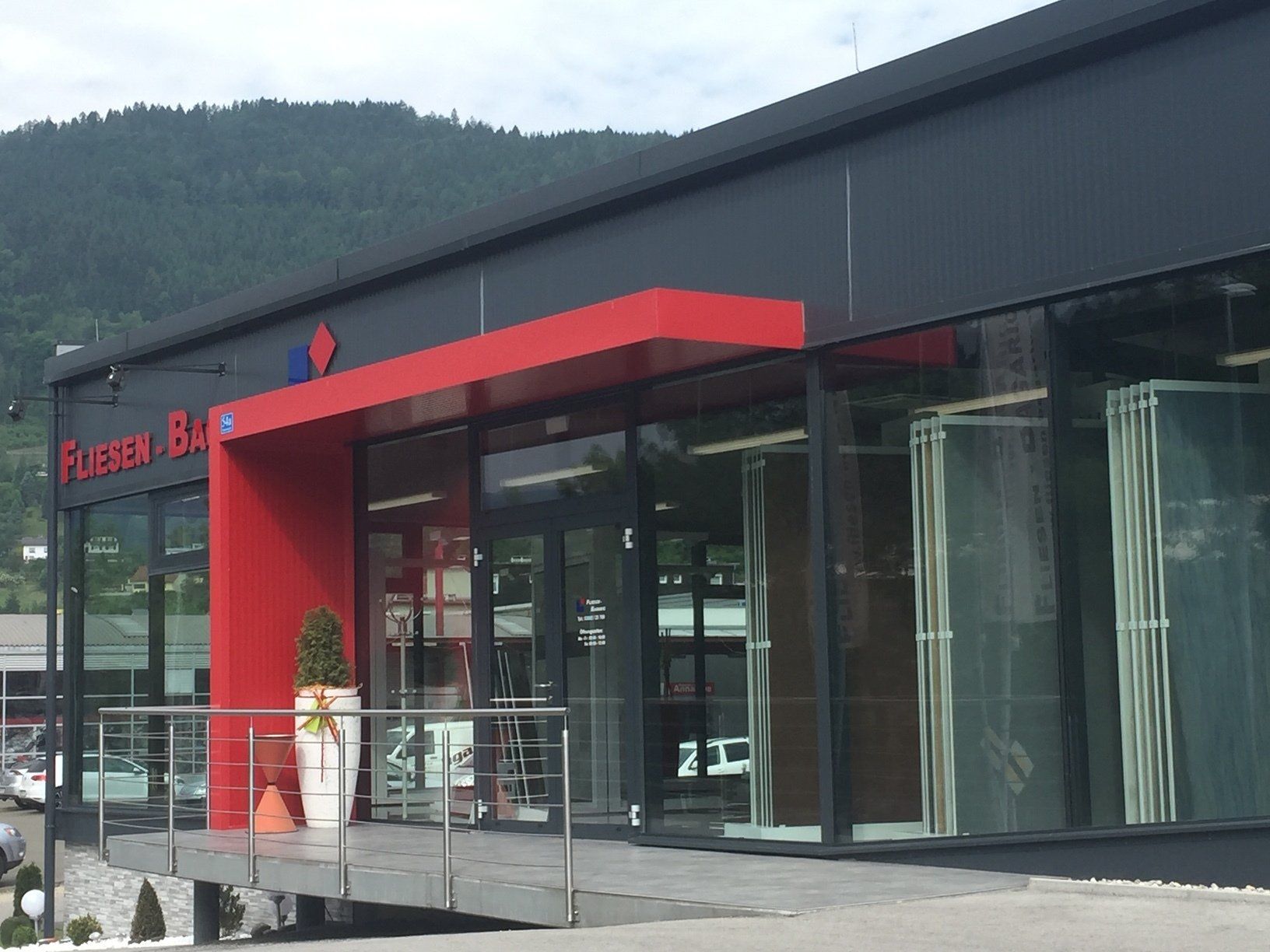 Hallenbau Pfeiffer, Bauplanung, Geschäftszentren, Bürobau