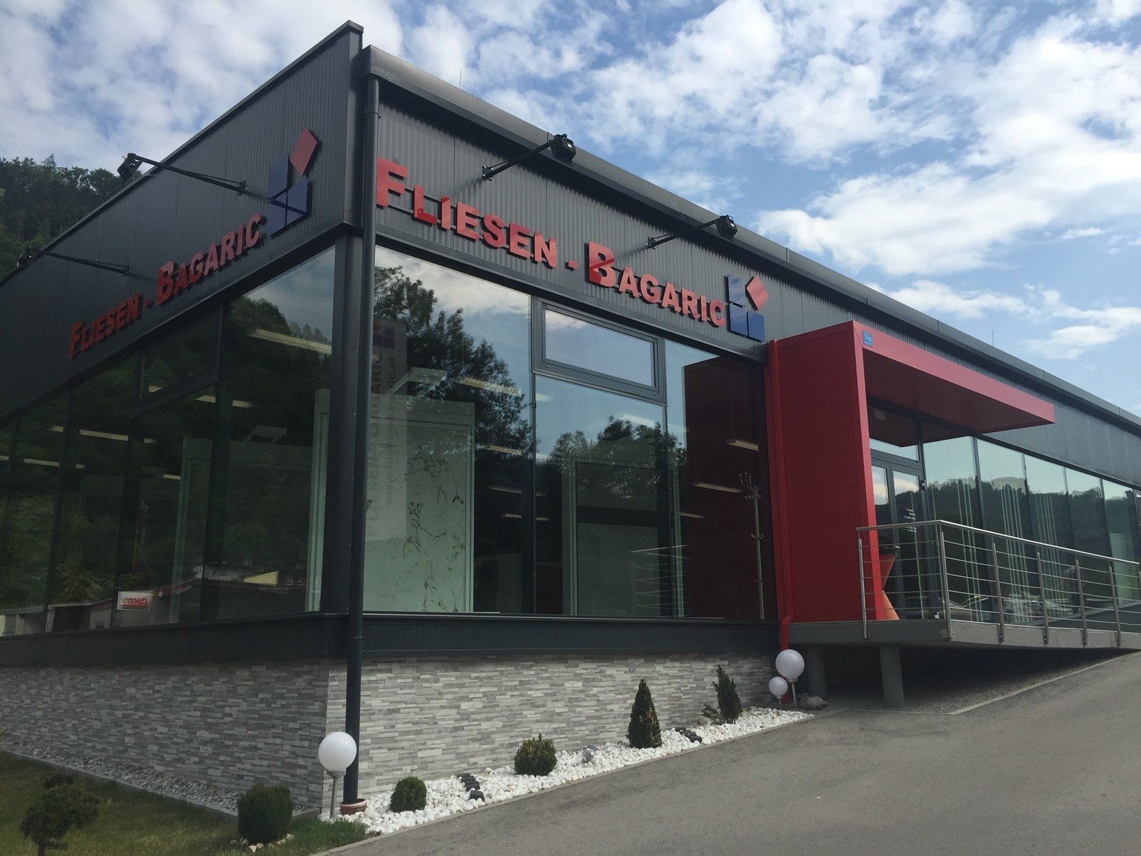 Hallenbau Pfeiffer, Bauplanung, Geschäftszentren, Bürobau