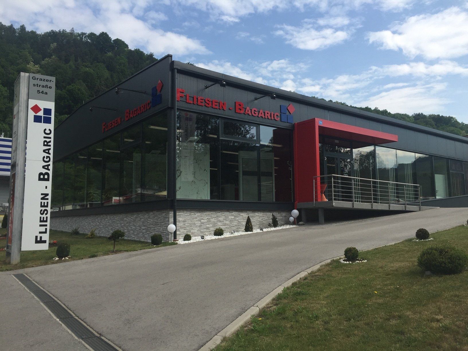 Hallenbau Pfeiffer, Bauplanung, Geschäftszentren, Bürobau