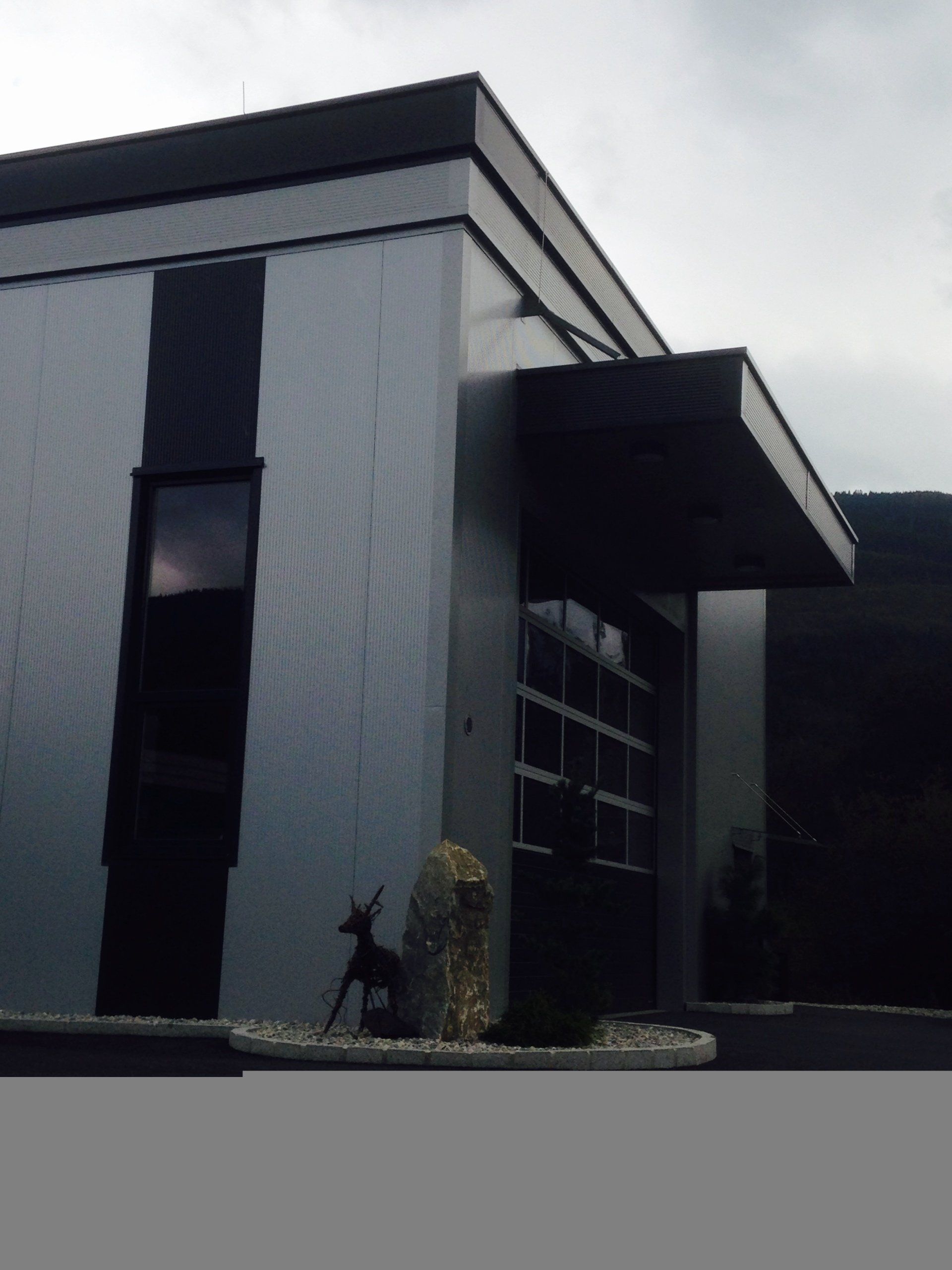 Hallenbau Pfeiffer, Bauplanung, Geschäftszentren, Bürobau