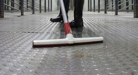 aluminium floor cleaning