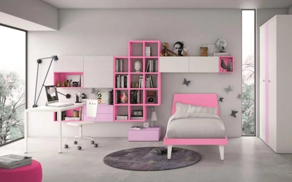 Cameretta con libreria rosa
