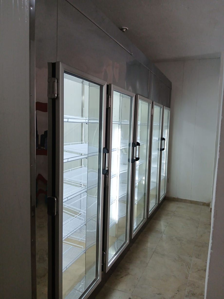 Taller de fabricación de equipos de refrigeración industrial y comercial
