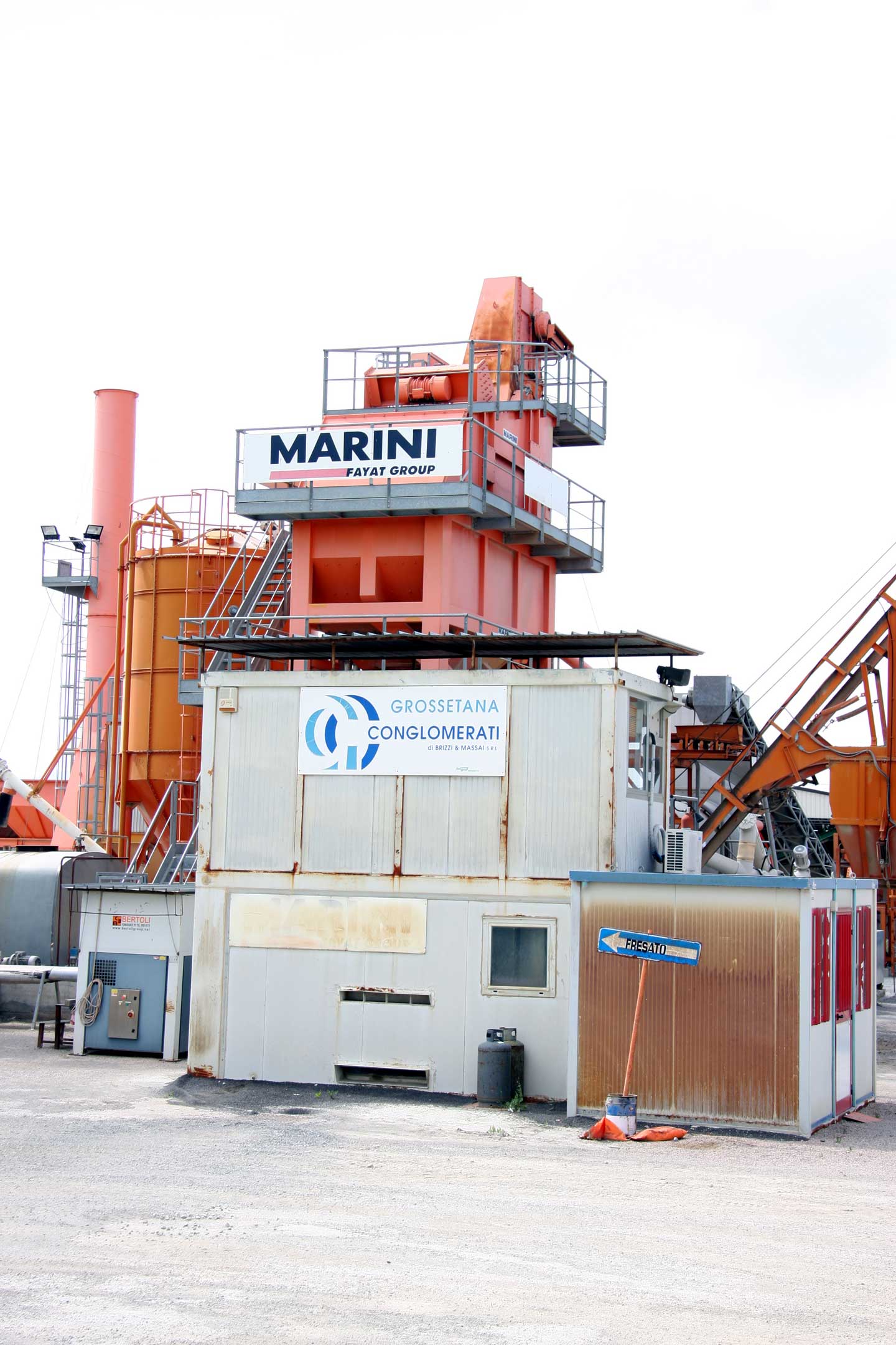 dettaglio di impianto di conglomerati bituminosi