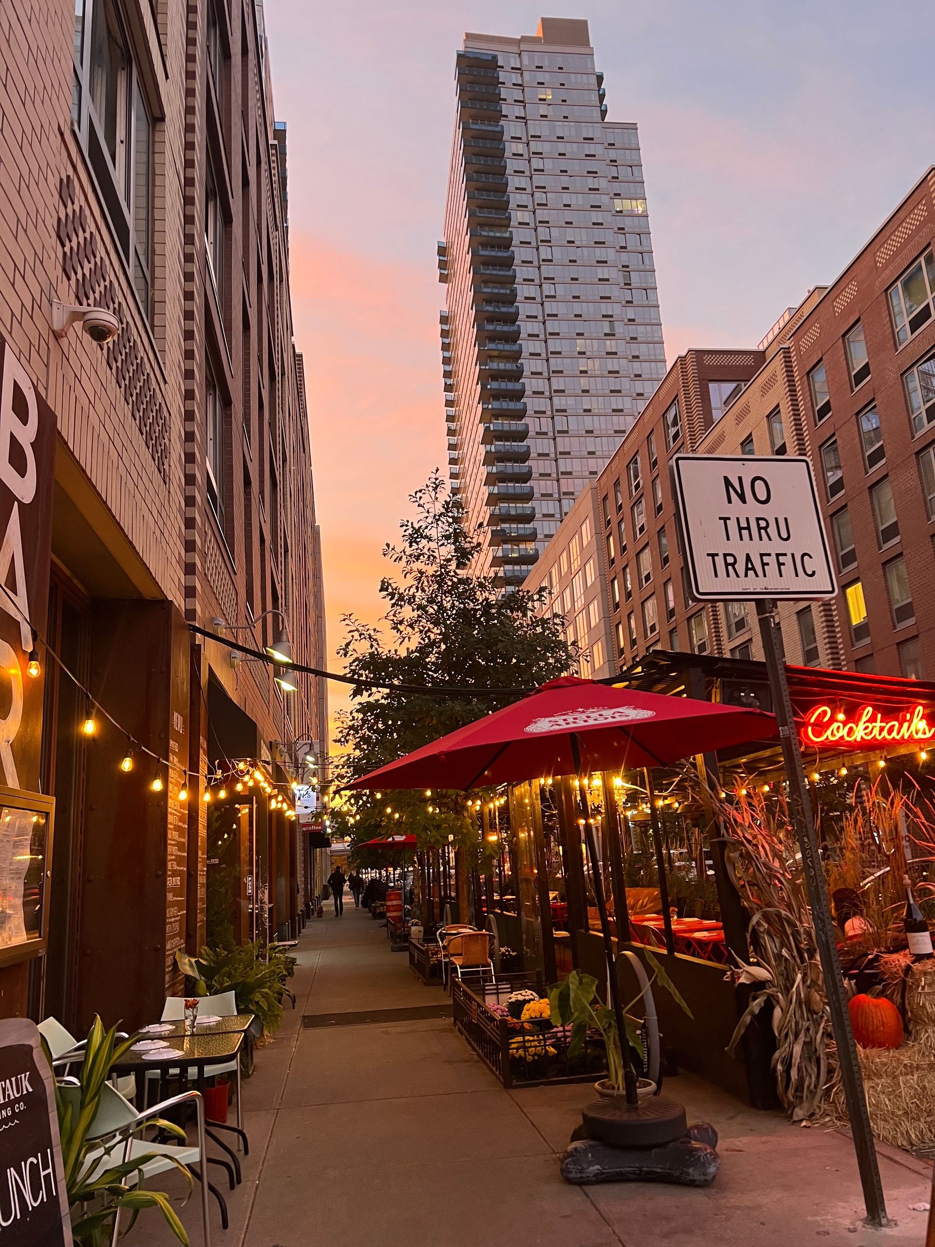 Photo of a busy Williamsburg street