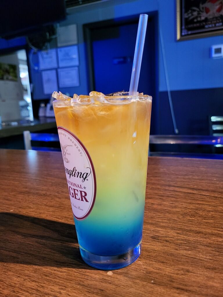 Drink Specials at Pat’s Bar & Grill – Refreshing Cocktails, Beer Deals & Happy Hour in Lake Hopatcong