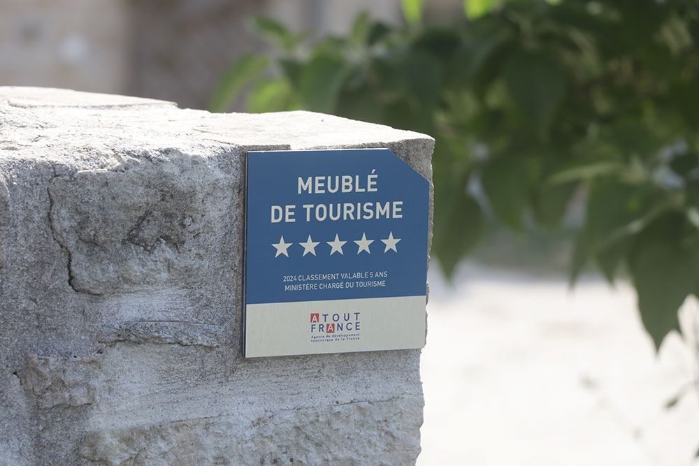 Panneau bleu et blanc 