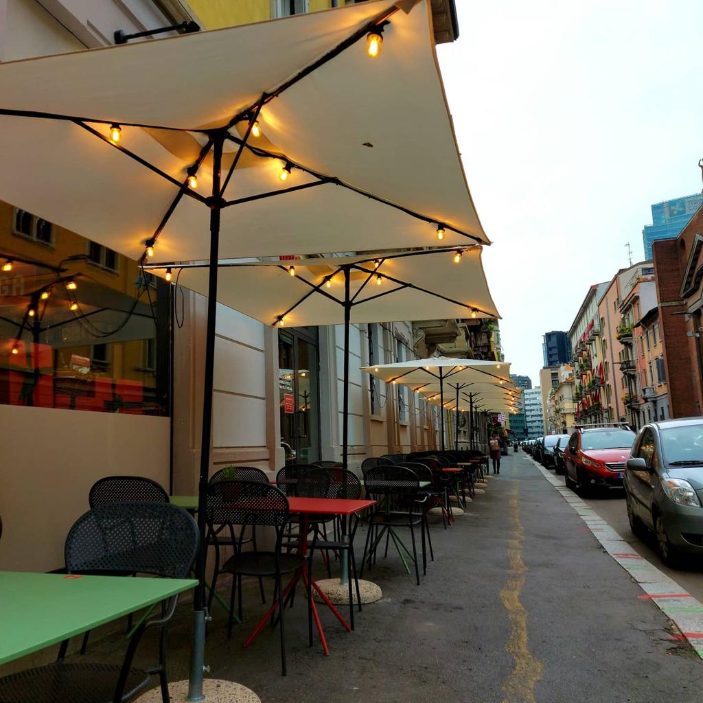 Impianto elettrico illuminazione deor esterni per store Miscusi in Milano