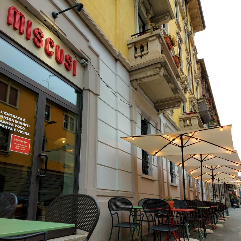 Impianto elettrico illuminazione deor esterni per store Miscusi in Milano