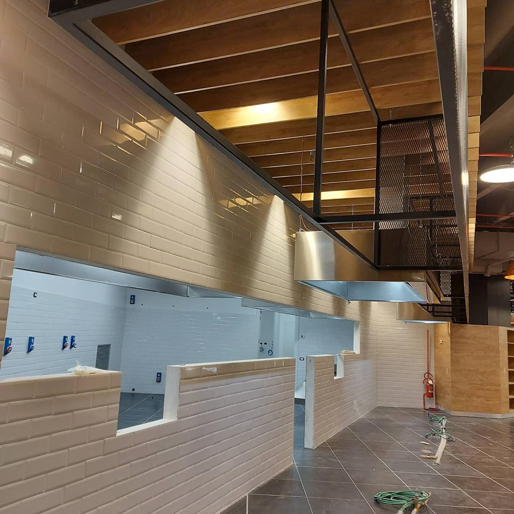 Impianti elettrici ristorante Self in Centro commerciale Iperal Fuentes in Piantedo (SO)