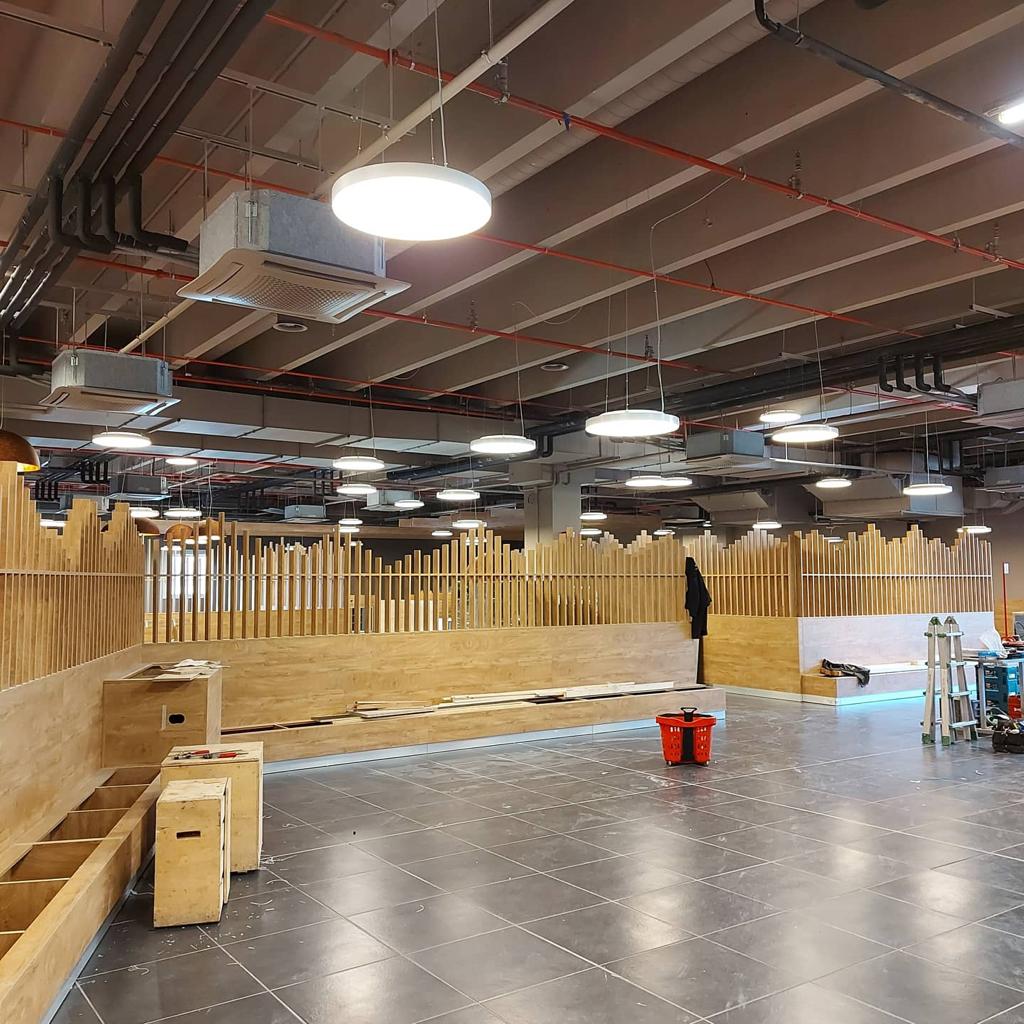 Impianti elettrici ristorante Self in Centro commerciale Iperal Fuentes in Piantedo (SO)