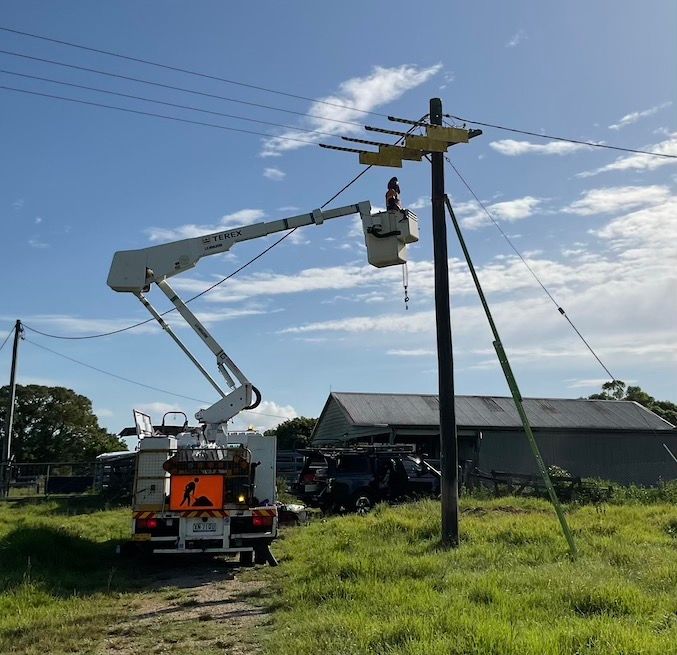 High Voltage Power Line Work - Level 2 ASP Electrician