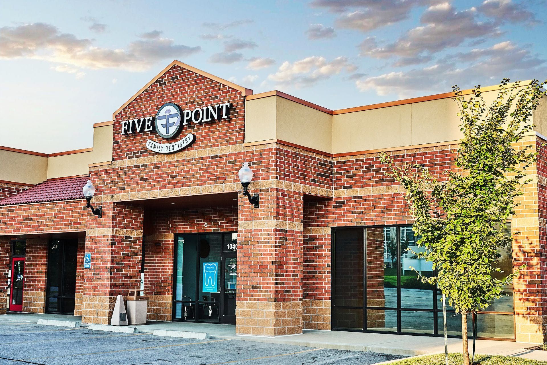 A brick building with the word five point on it