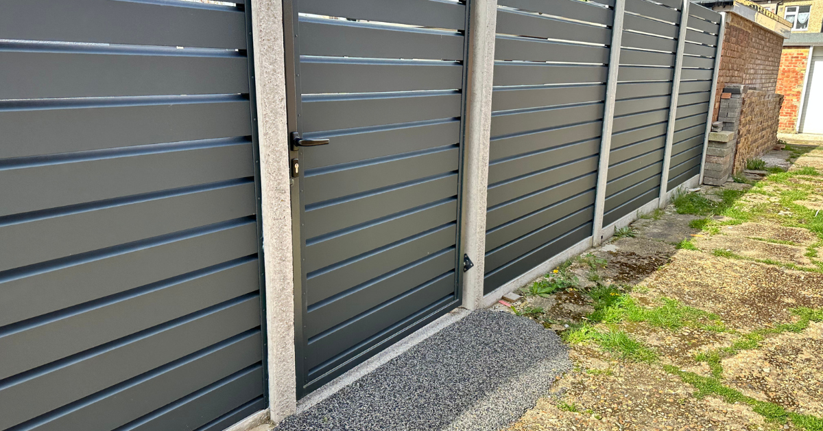 
 	
vinyl fence in nj