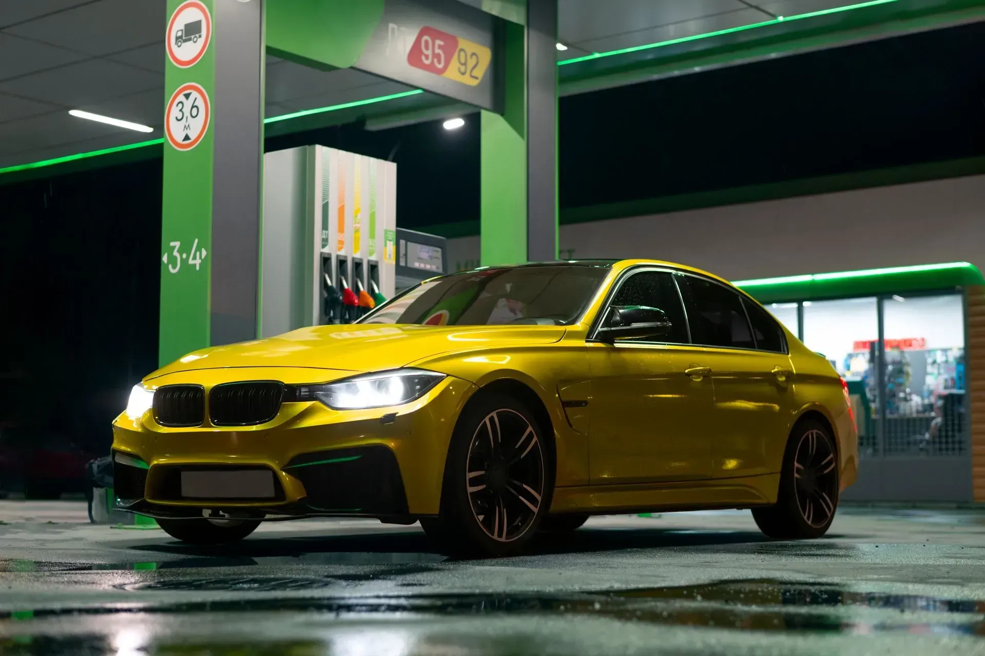 Car Tint HITEK Houston | Location in Bellaire, Texas | Automotive Services