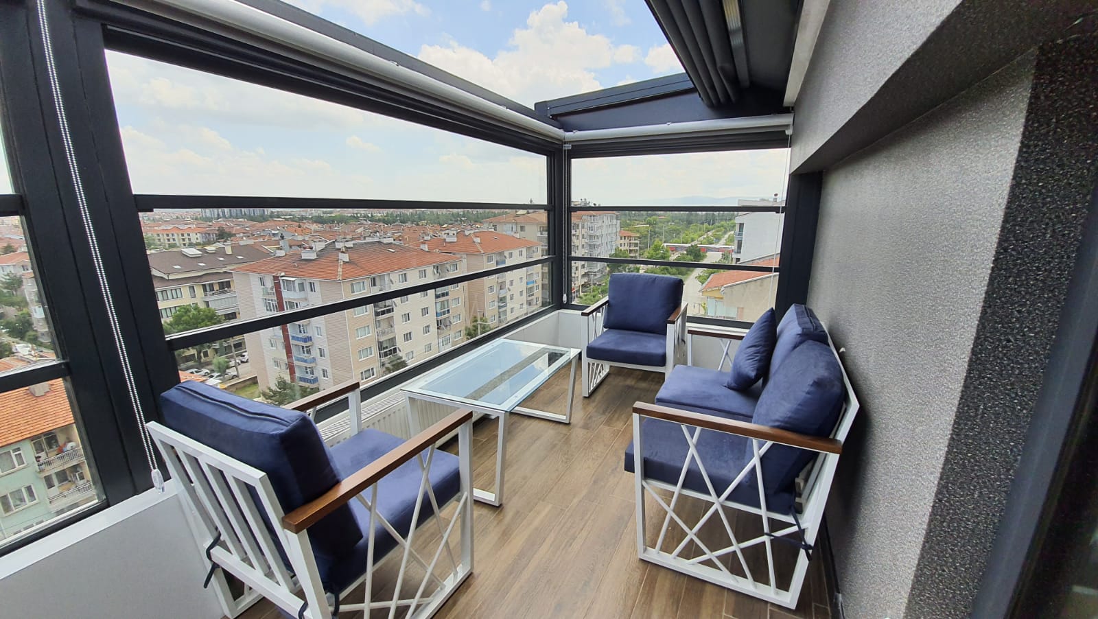 Hev og senk glass systemer for balkong