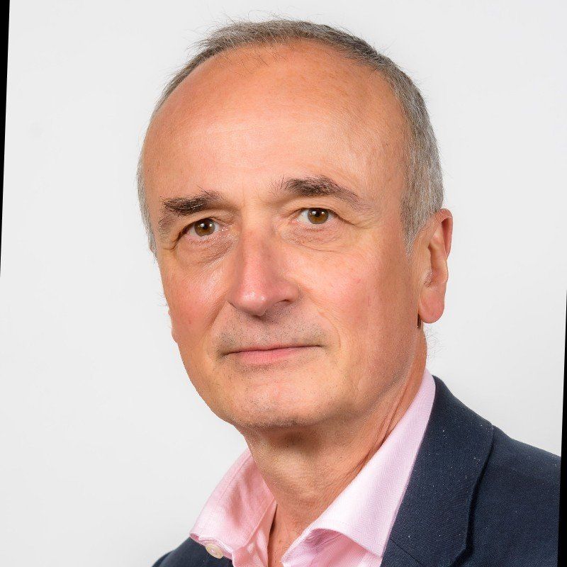 Arnaud de Lamezan,  Expert en achats, ex directeur des achats et de l'immobilier du groupe Lagardère
