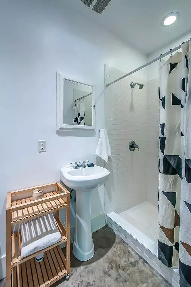 bathroom remodel contractor near me