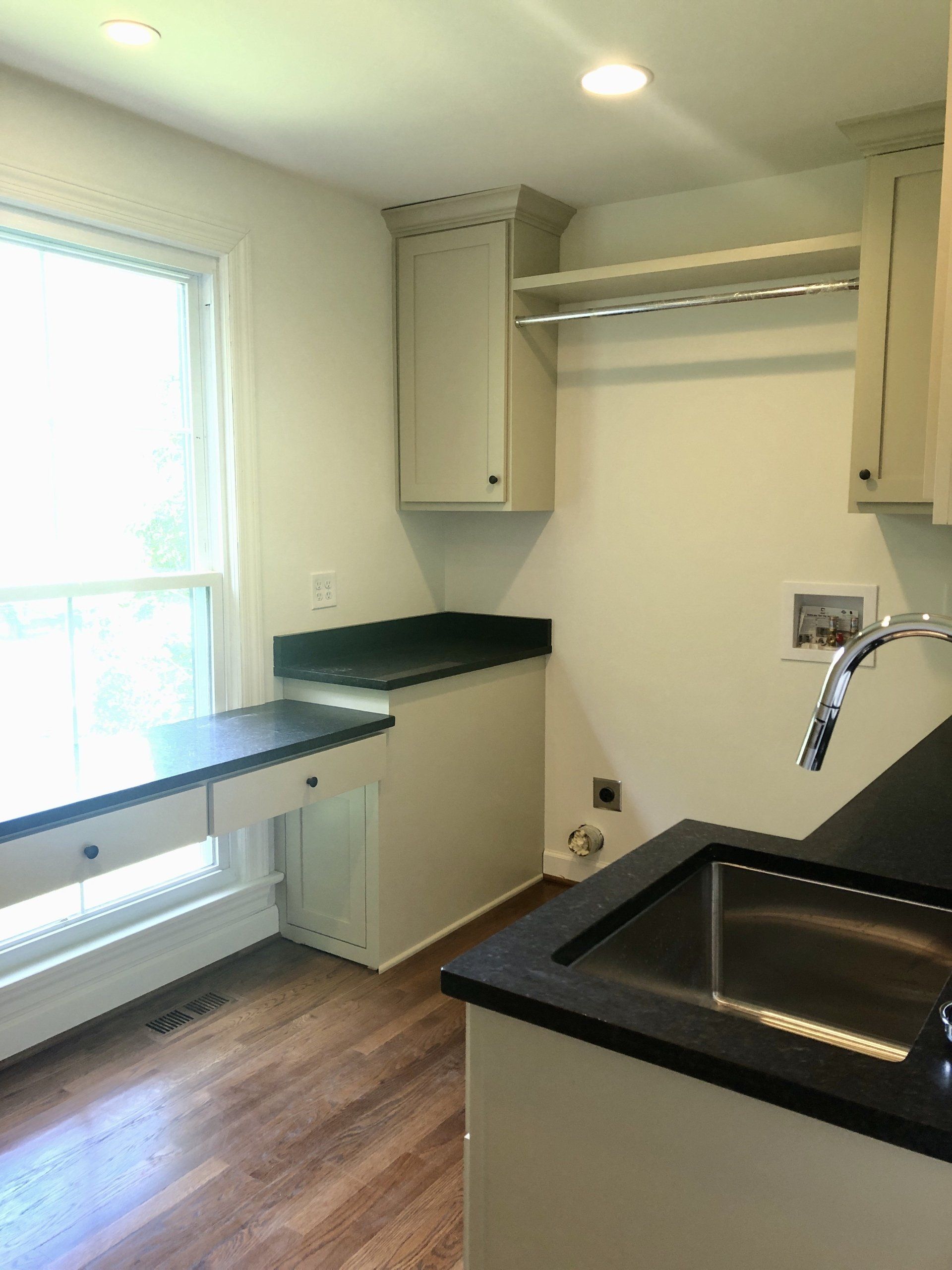 custom laundry room nashville