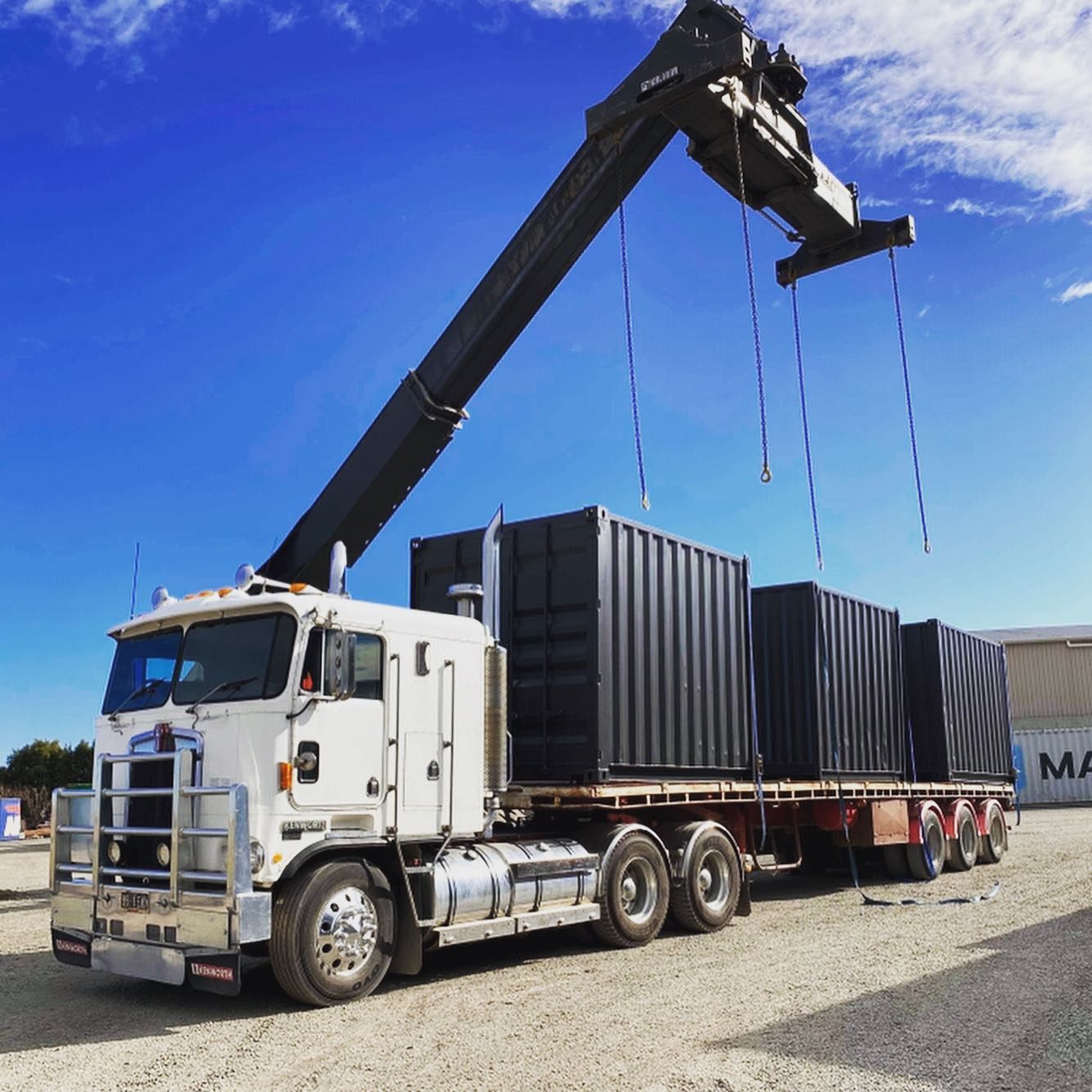 Customising shipping containers