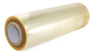 Rollo de film estirable de plástico transparente.