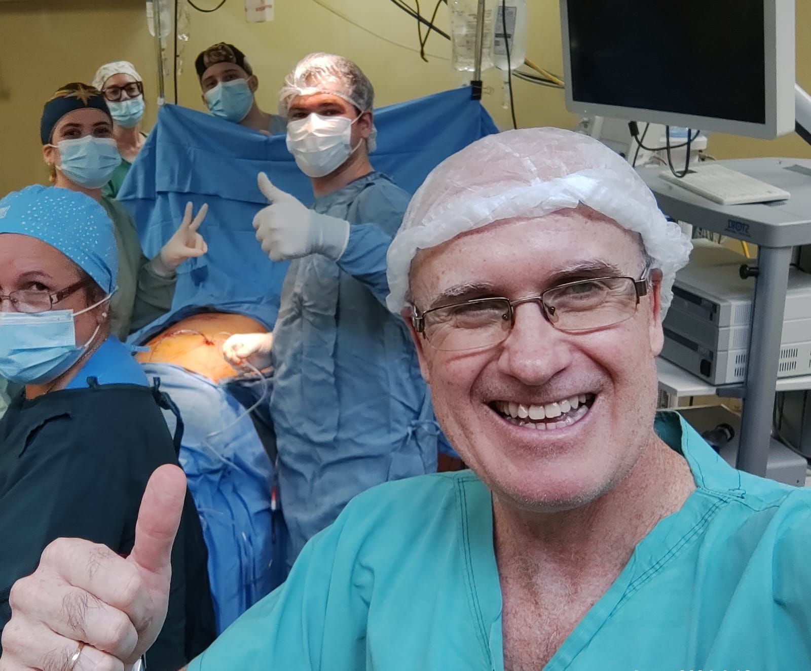 Dr. Carlos R. Colombres