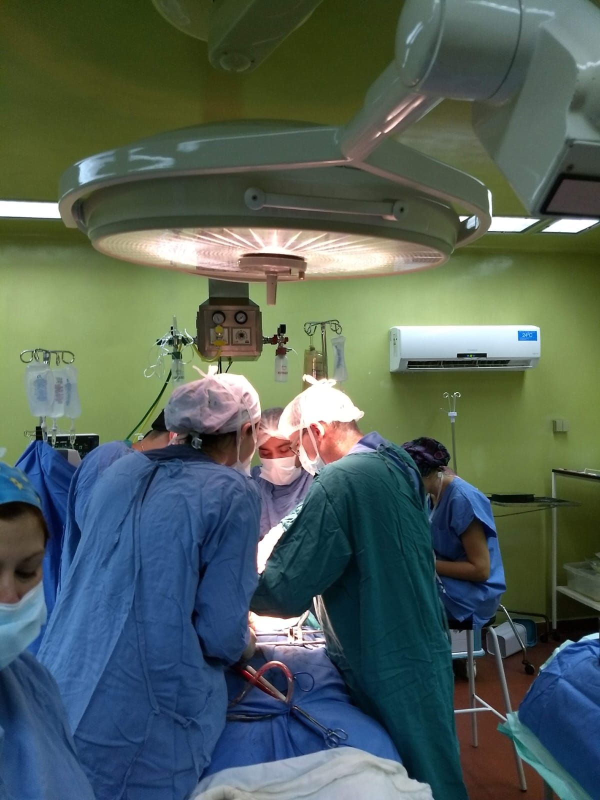 Dr. Carlos R. Colombres