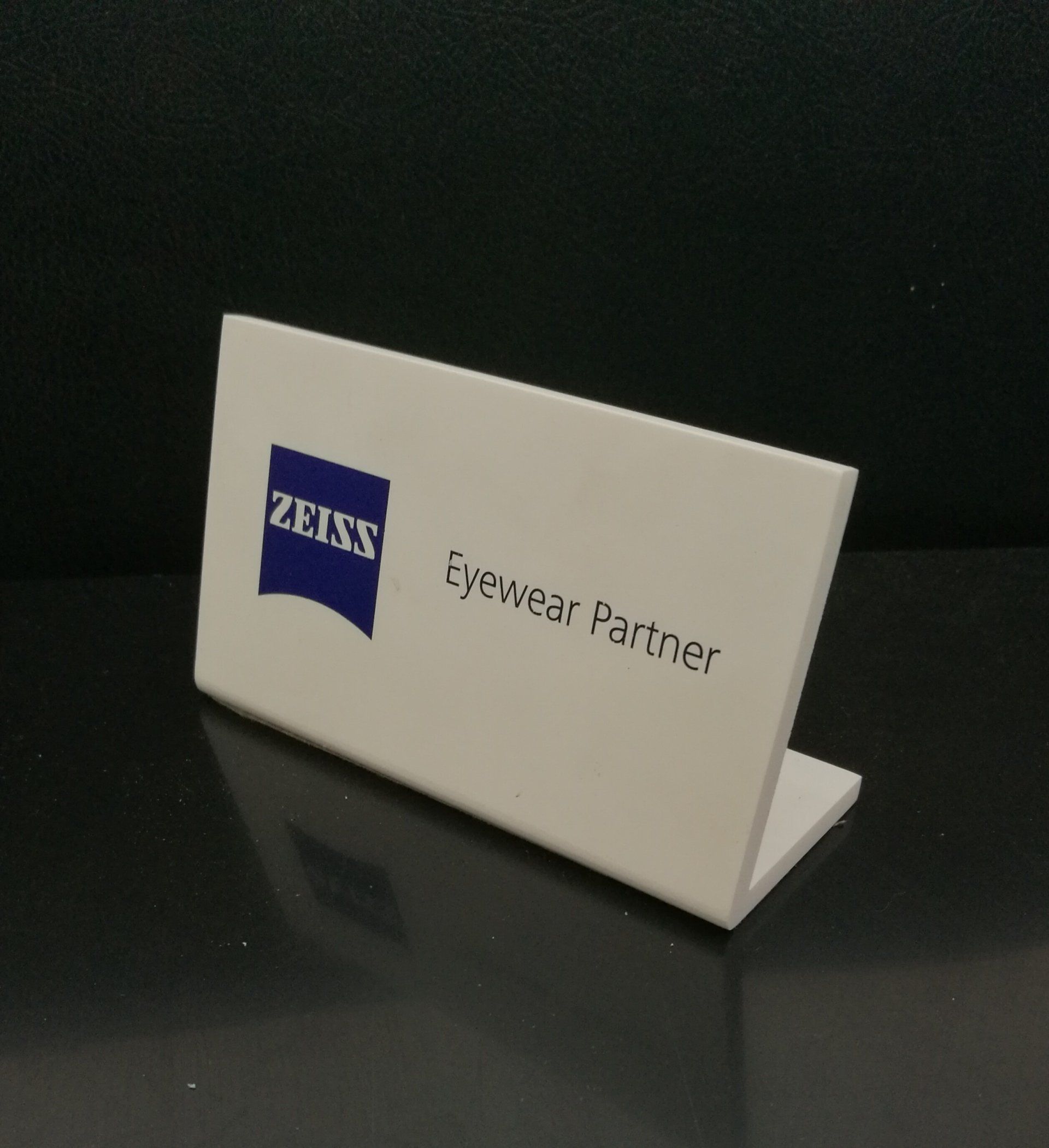 insegna zeiss eyewear partner