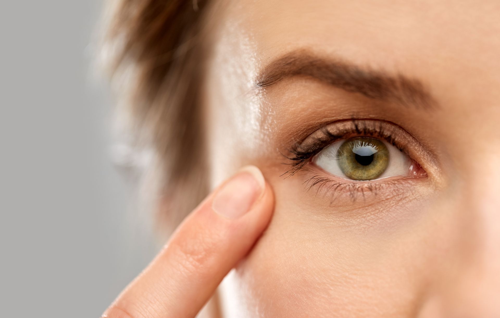 close+up+of+woman+with+green+eyes.jpeg