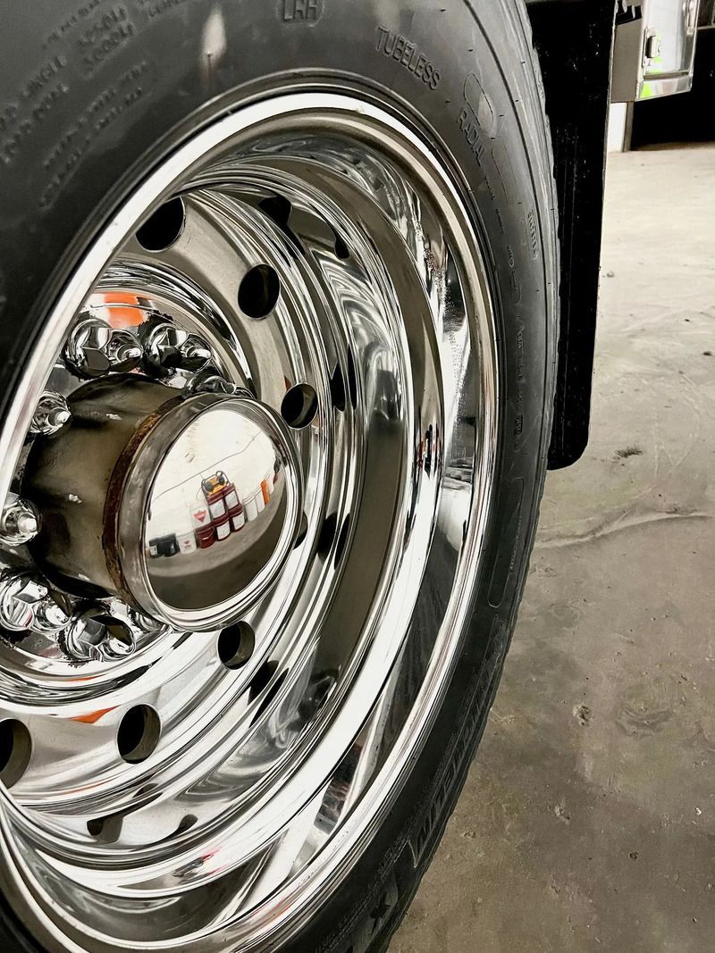 polished 11r24.5 Alcoa wheel