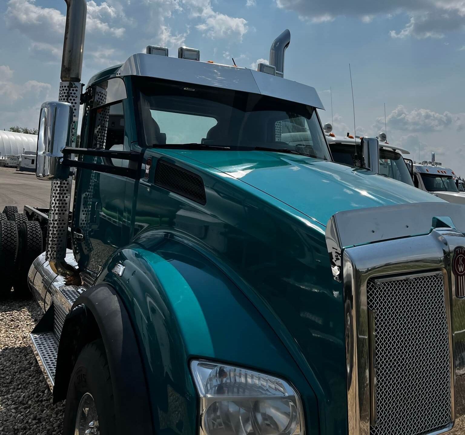 Kenworth T880 Polished for Western Truck & Trailer