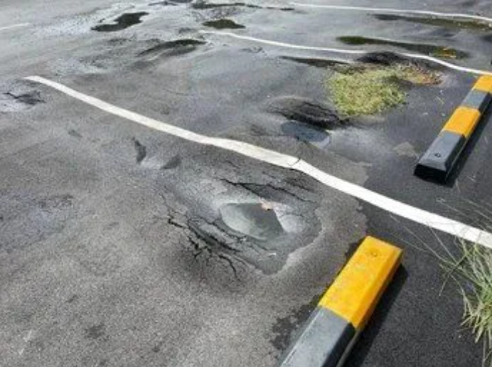 Discover how often to reseal asphalt driveways in Long Island Asphalt & Sealcoating., warning signs 