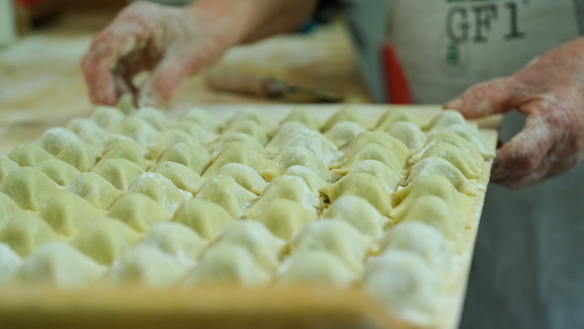 clienti felici in osteria